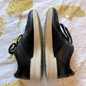 Everlane tennis shoes